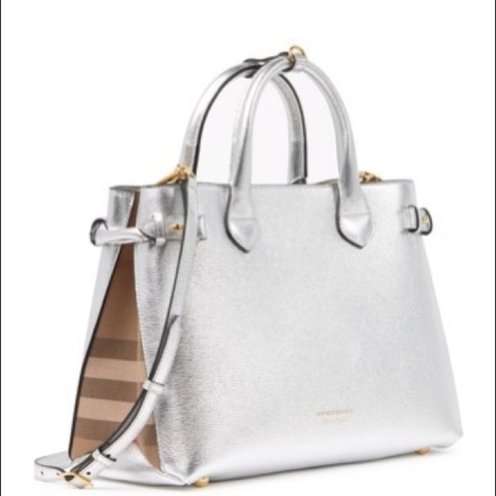 Burberry medium banner NWT